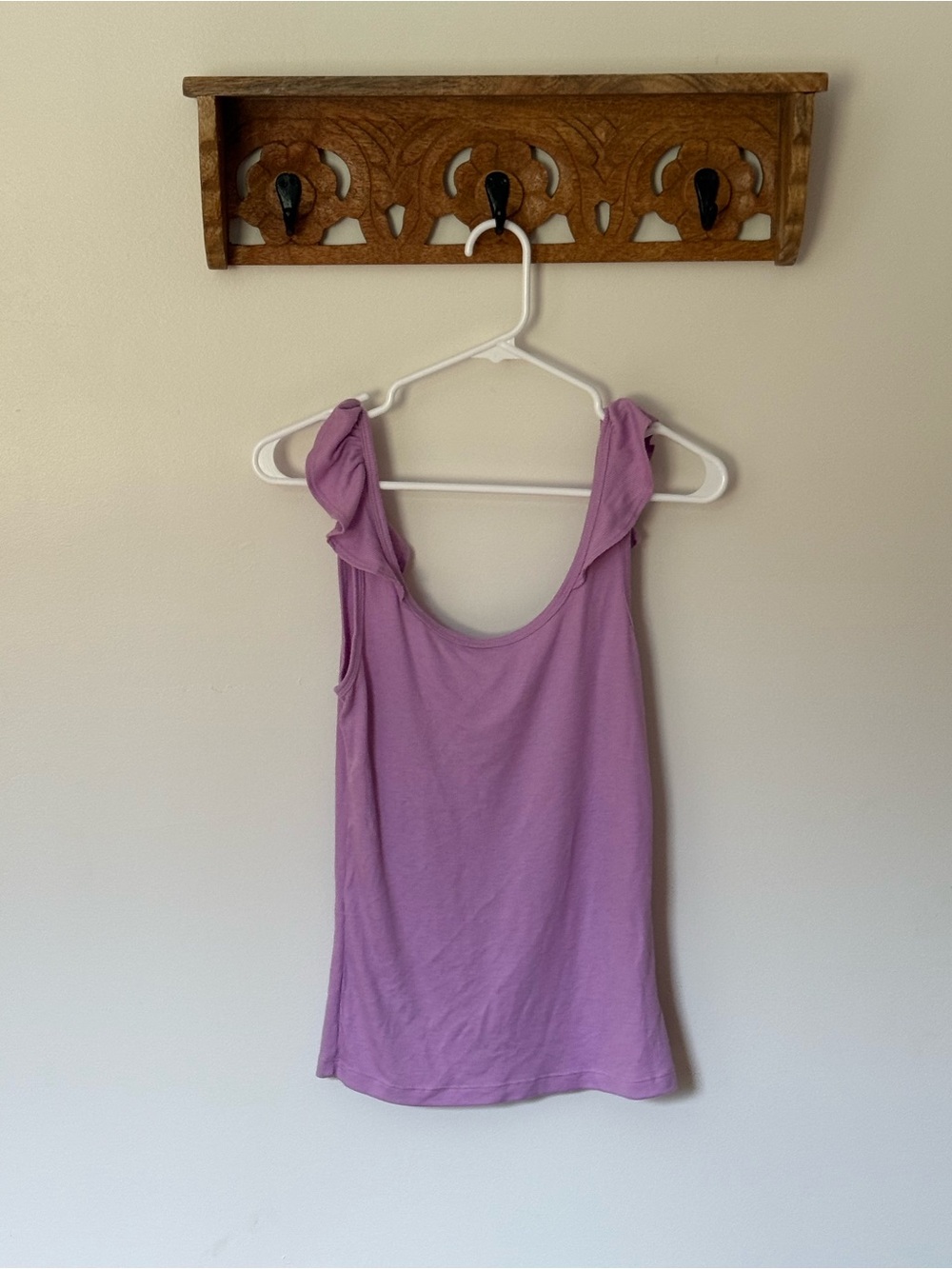 GAP Ribbed Ruffled Shoulder Tank Tops - Picture 6 of 12
